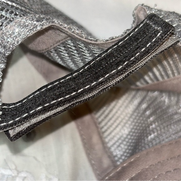 KATYDID Women’s Dark Gray and Light Gray Mesh Back Trucker Hat OS - Picture 5 of 7